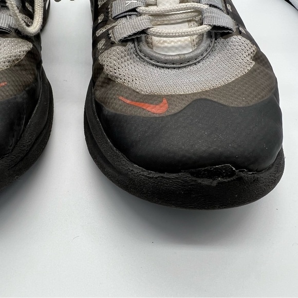 Nike Air Max Axis Wolf Grey Crimson Sneakers - Picture 10 of 11